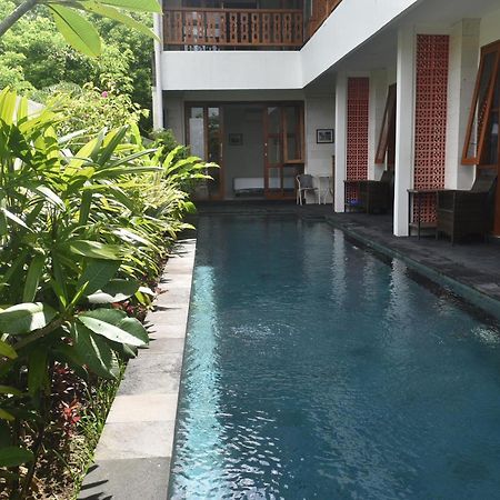 Ketut Joglo Guest House ヌサドゥア エクステリア 写真