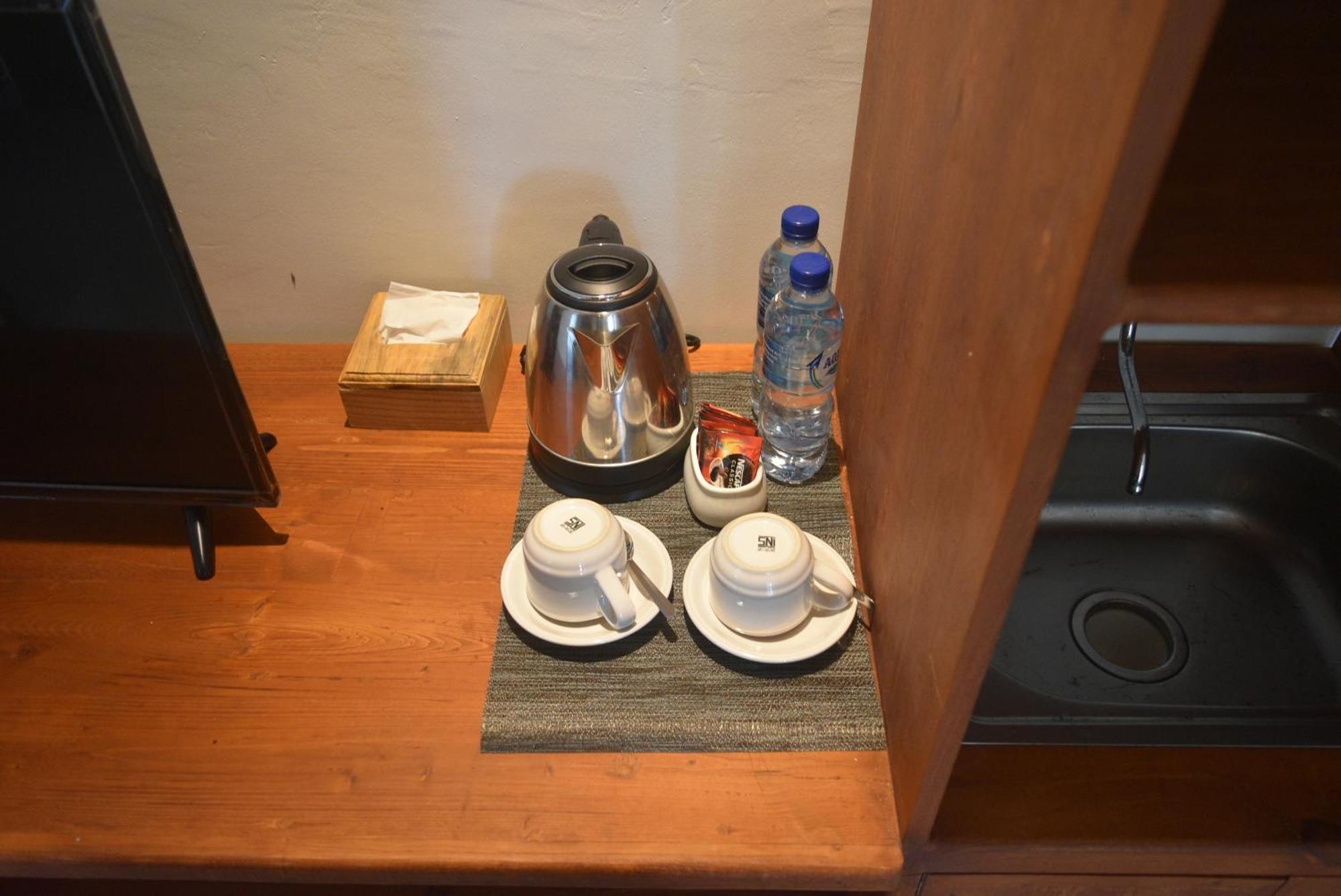 Ketut Joglo Guest House ヌサドゥア エクステリア 写真
