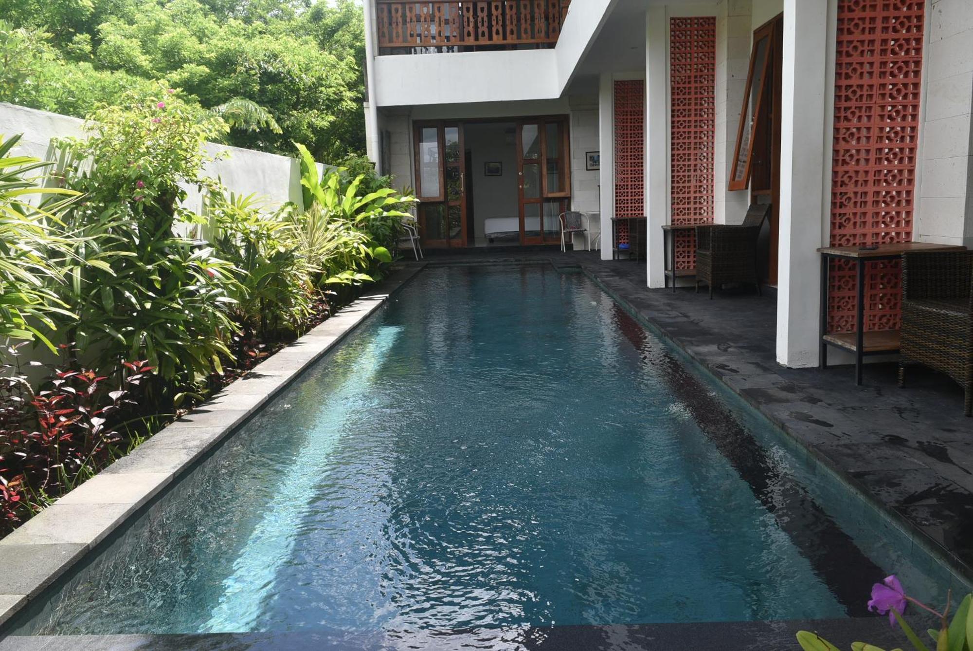 Ketut Joglo Guest House ヌサドゥア エクステリア 写真