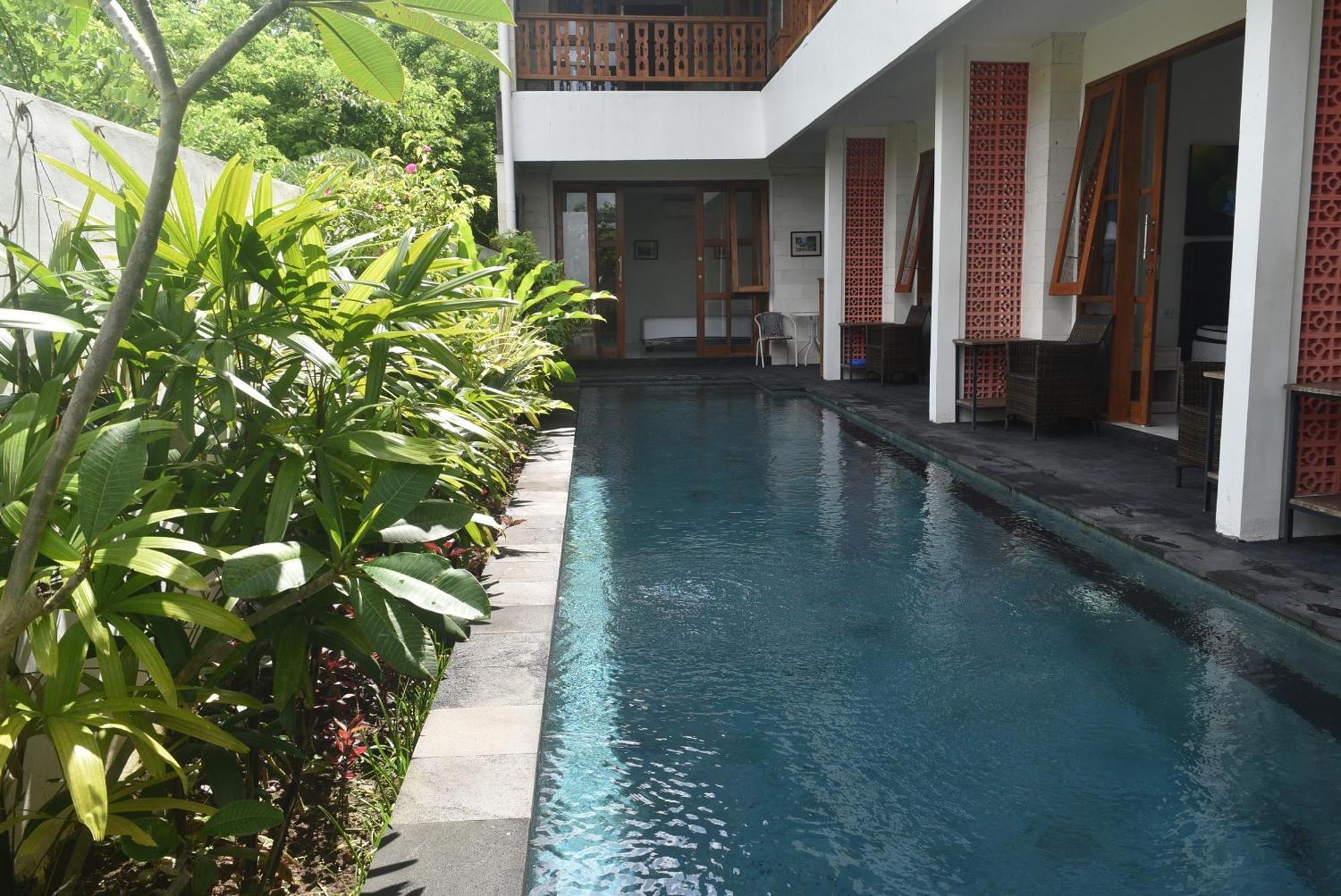 Ketut Joglo Guest House ヌサドゥア エクステリア 写真