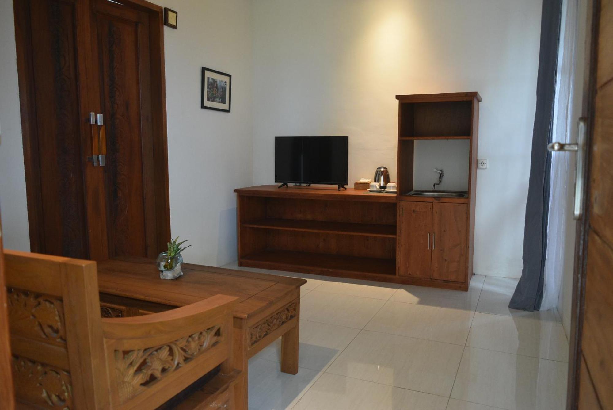Ketut Joglo Guest House ヌサドゥア エクステリア 写真