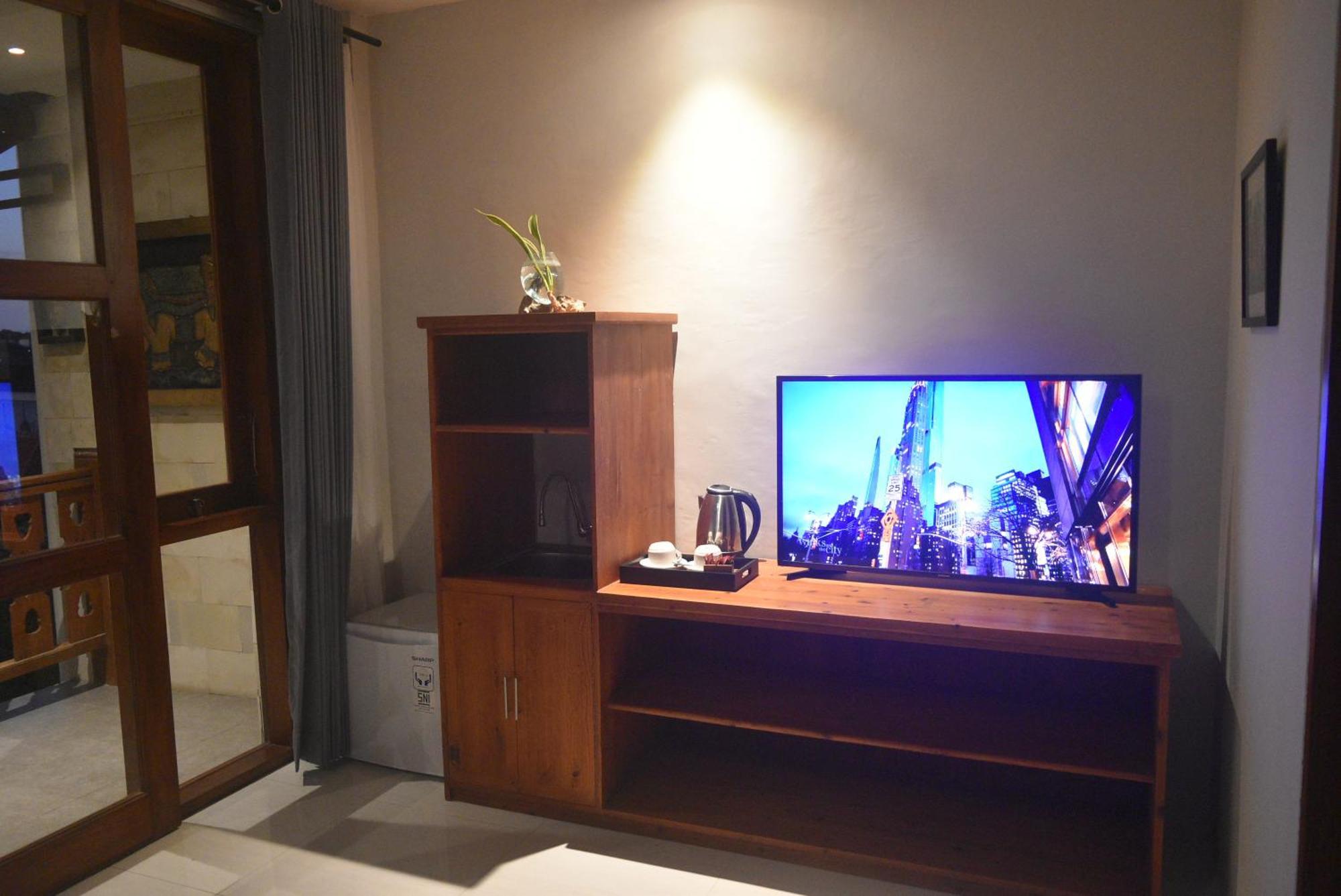 Ketut Joglo Guest House ヌサドゥア エクステリア 写真