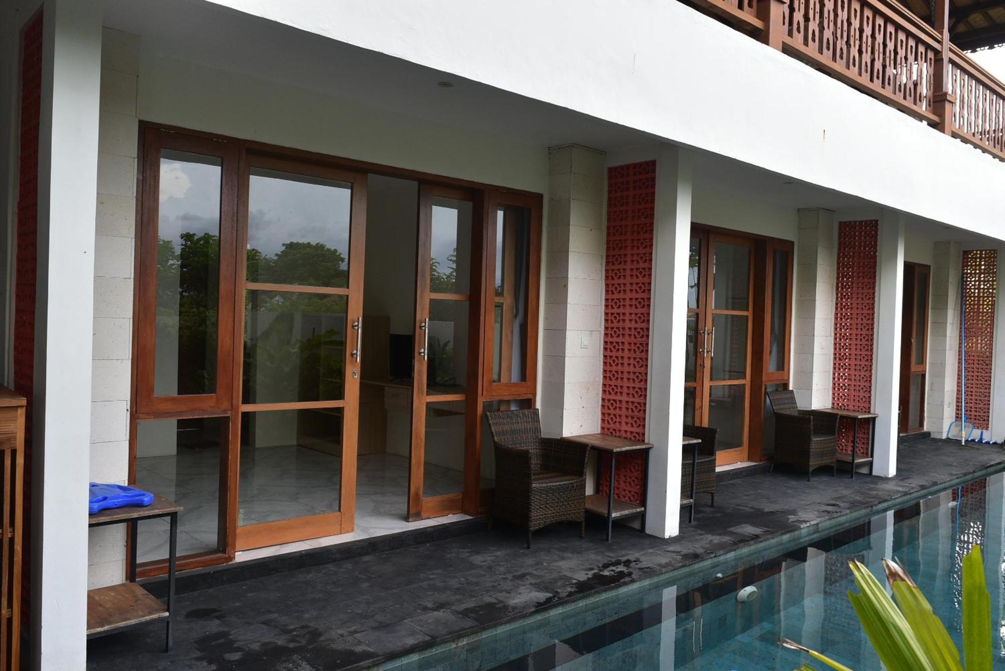 Ketut Joglo Guest House ヌサドゥア エクステリア 写真