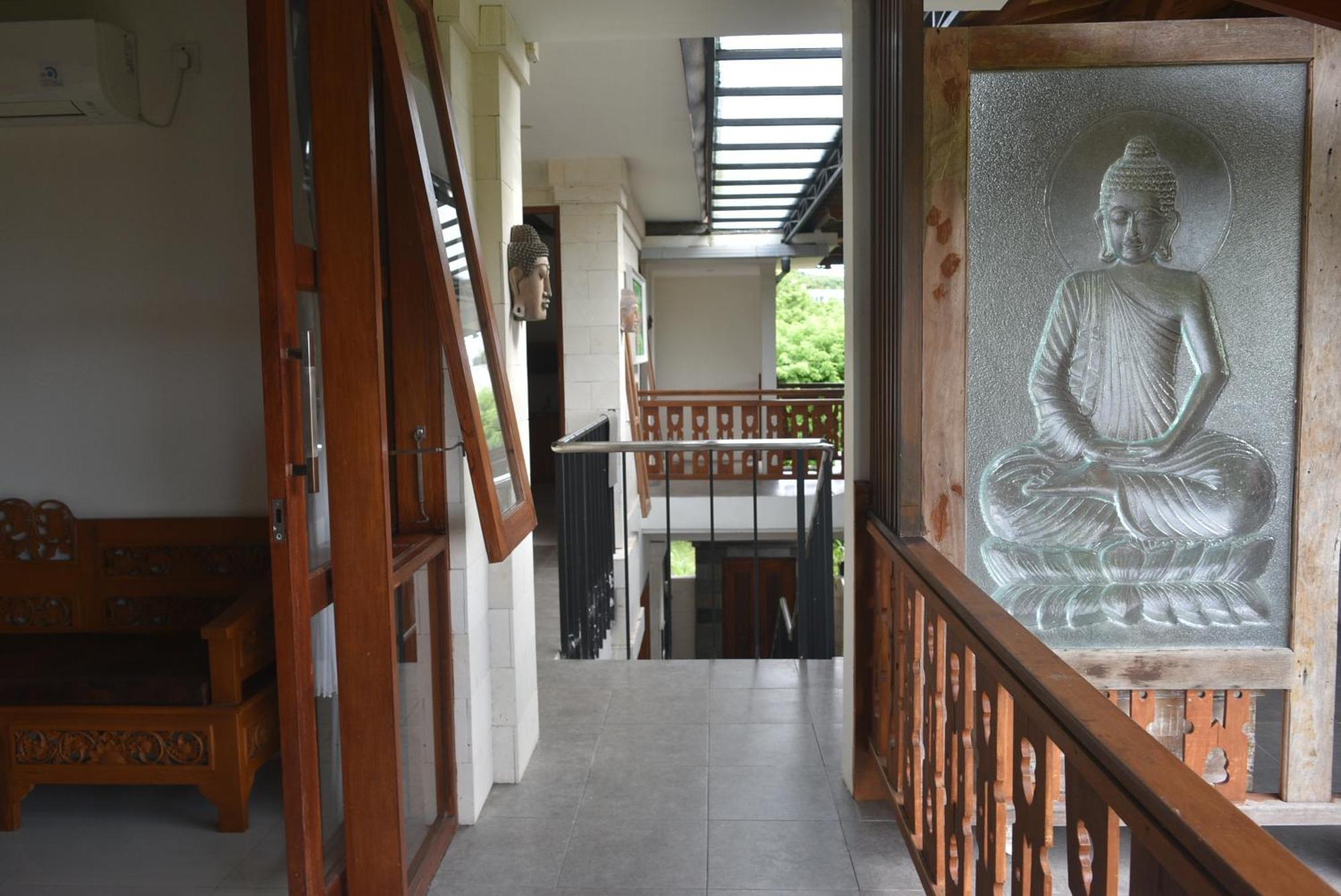 Ketut Joglo Guest House ヌサドゥア エクステリア 写真